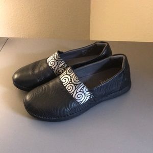 Nursing shoes